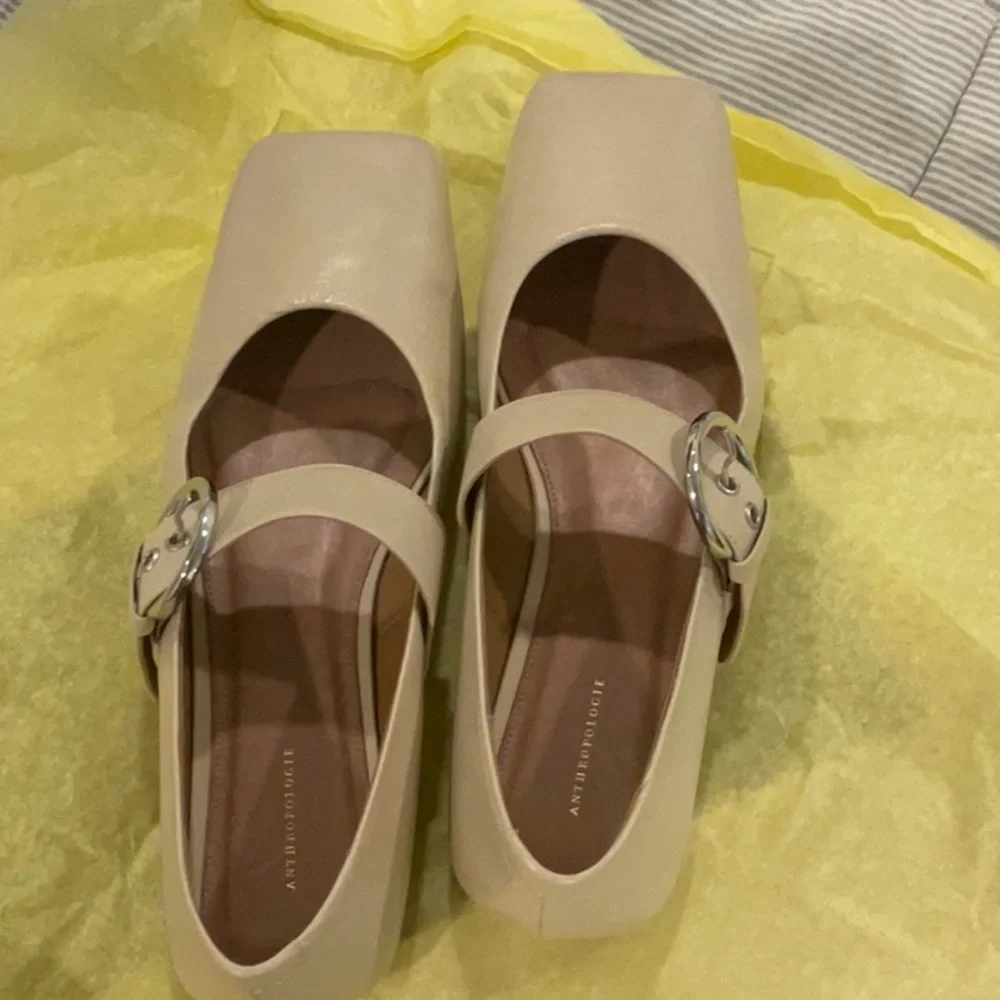Anthropologie Cream Mary Jane Flats - Picture 4 of 6